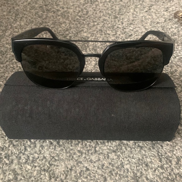 Dolce & Gabbana aviator style sunglasses - Picture 1 of 4